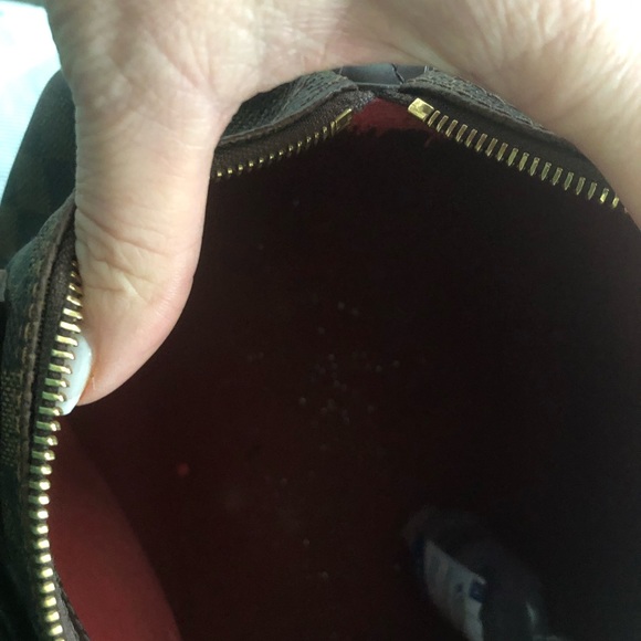 Louis Vuitton “doctor” bag great condition other than small tear - Picture 4 of 8